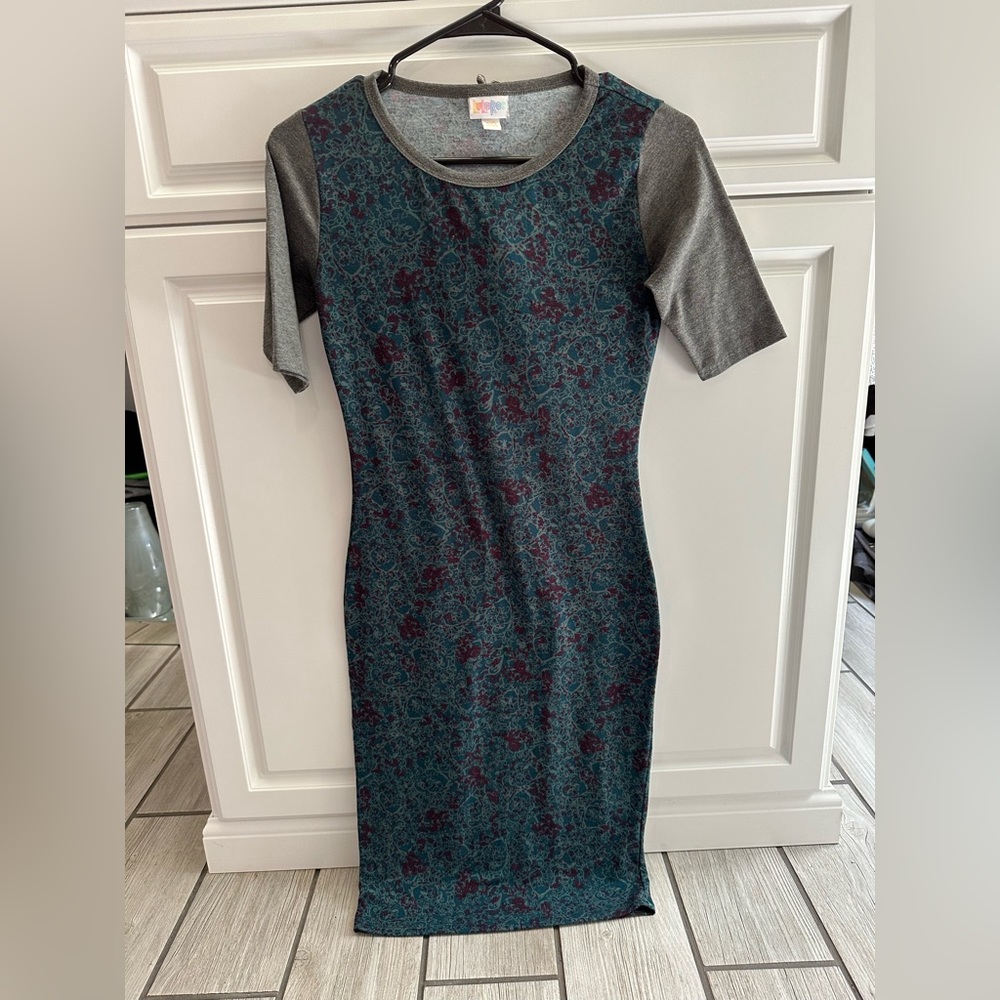 XXS LuLaRoe Julia Style Dress Teal/Wine Pattern with Dark Gray Color Block Arms
